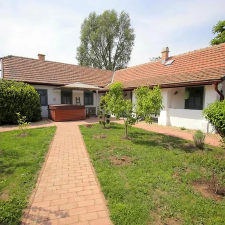 Fekete Golya Xl Lejlighed Tiszafüred